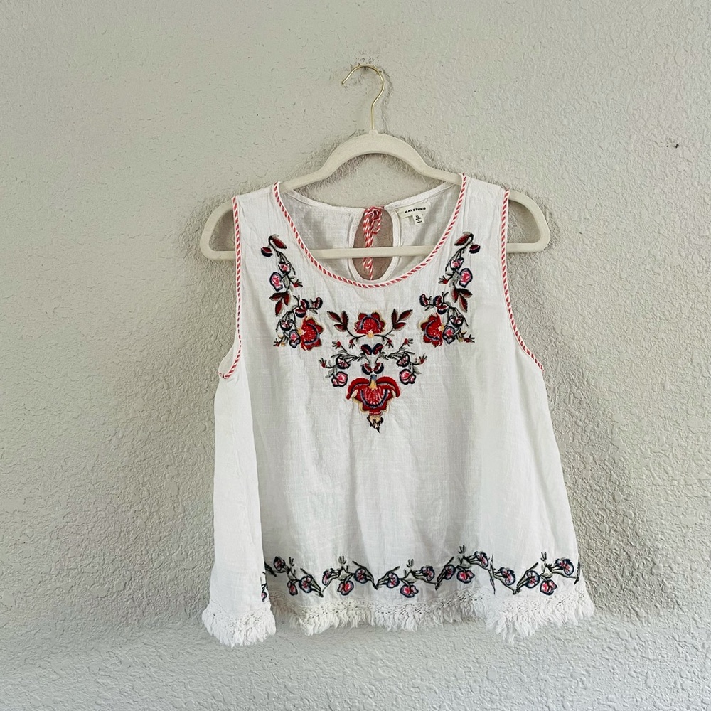Max Studio White Cotton Floral Embroidered Fringe Tank